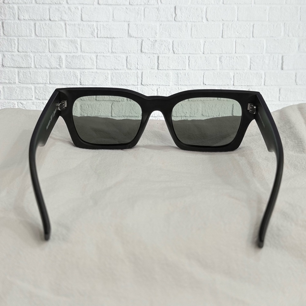 Le Specs Shmood Black Sunglasses - Picture 5 of 7